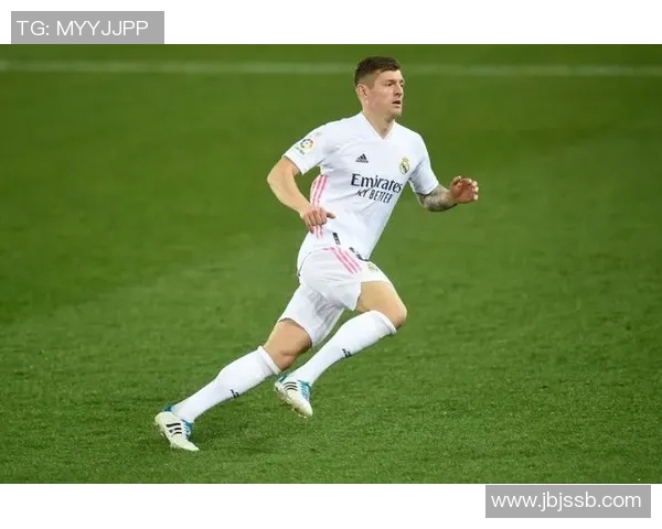 皇马足球明星的健美身材与训练秘诀揭秘 皇马足球明星的健美身材与训练秘诀揭秘