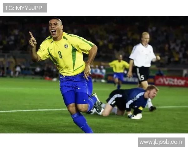 巴西足球传奇罗纳尔多的辉煌生涯与不朽影响解析 巴西足球传奇罗纳尔多的辉煌生涯与不朽影响解析