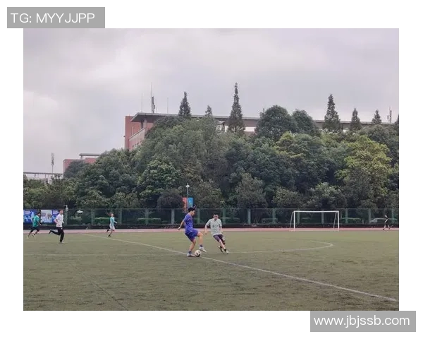 成都足球队状态对比深度解析及未来发展趋势探讨 成都足球队状态对比深度解析及未来发展趋势探讨